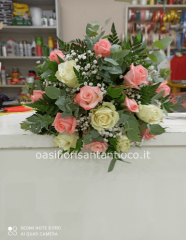 Bouquet di rose colori assortiti.