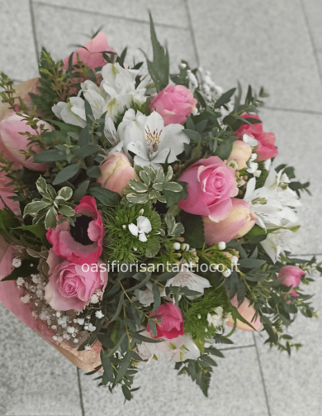 Bouquet misto sul rosa
